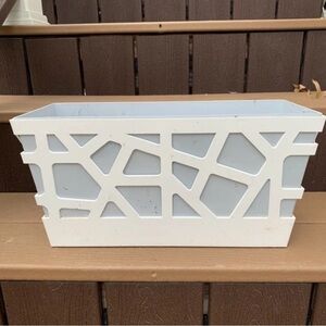 Beautiful mid century style planter by Mosaic